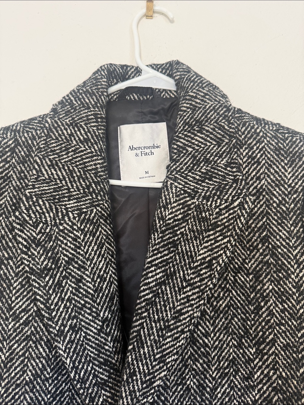 Abercrombie & Fitch Women’s Black & White Herringbone Coat - Picture 2 of 3
